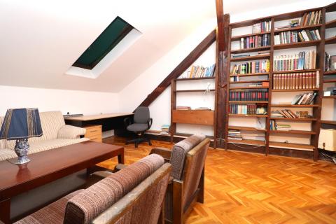 Zagreb, centar &ndash; Palmotićeva ulica, lijepi stan, 105m2 