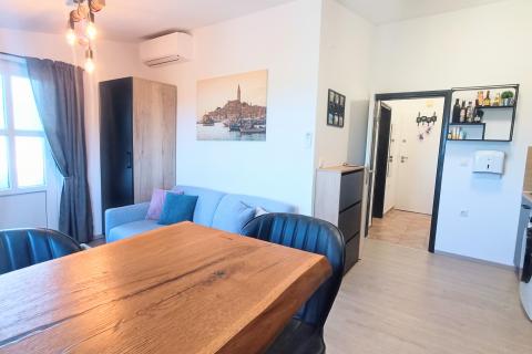 Istra, Rovinj-  stan s terasom 32+20 m2 s parkingom