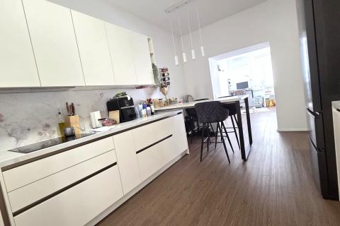 Rijeka, Centar, Luksuzno adaptiran stan, 65m2