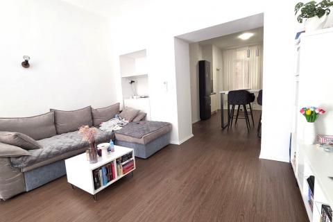 Rijeka, Centar, Luksuzno adaptiran stan, 65m2