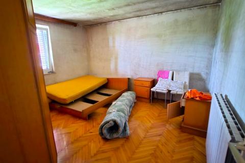 Rovinj, 9 km, 180 m2 stambene povr&scaron;ine + 400 m2 vrt