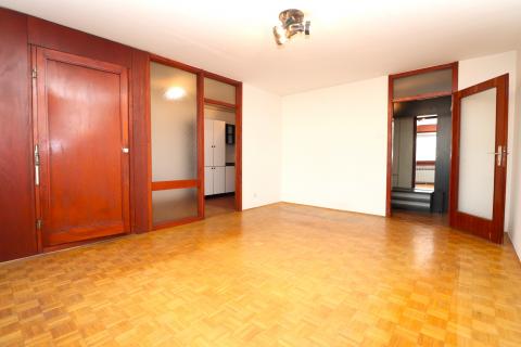 Velika Gorica, stan u centru, 58m2