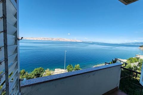 Senj, stan 52m2, prvi red do mora