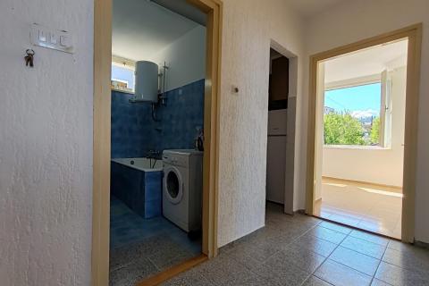 Senj, stan 52m2, prvi red do mora