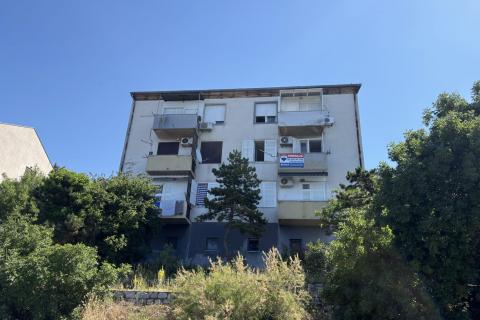 Senj, stan 52m2, prvi red do mora