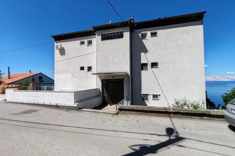 Senj, stan 52m2, prvi red do mora