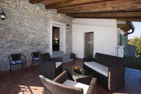 Istra, Svetvinčenat, Borkodići - kamena kuća s bazenom i dvori&scaron;tem 507 m2
