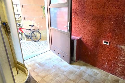 Rovinj, ulični poslovni prostor u ulici Casale