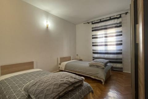 Krk,grad Krk,pogled na more,prizemlje,okućnica,parking