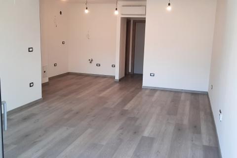 Istra, Umag - centar, novogradnja, stan za poslovni prostor, 950 &euro; + PDV