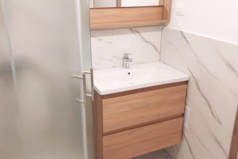 Istra, Umag - centar, novogradnja, stan za poslovni prostor, 950 &euro; + PDV