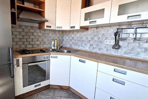 Istra,Buje-trosoban stan u centru