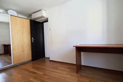 Istra,Buje-trosoban stan u centru