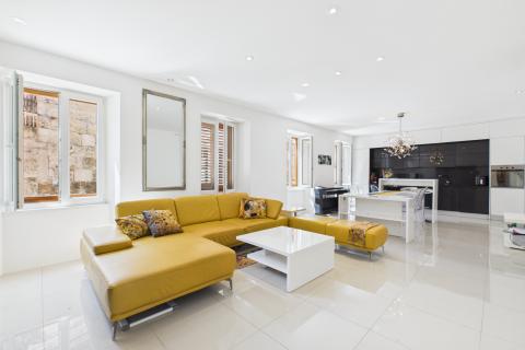 Flat/Appartement Centar, Pula, 74m2