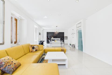 Flat/Appartement Centar, Pula, 74m2