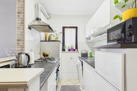 Istra, Rovinj- dvojna kuća s tri stana - odlična lokacija