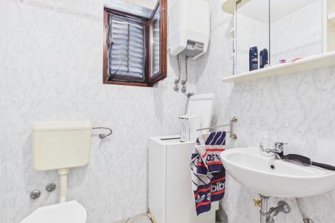 Istra, Rovinj- Kuća s pet stambenih jedinica