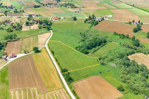 Pisarovina, Bratina, atraktivno građevinsko zemlji&scaron;te s otvorenim pogledom
