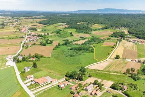 Pisarovina, Bratina, atraktivno građevinsko zemlji&scaron;te s otvorenim pogledom