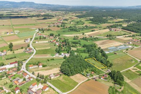 Pisarovina, Bratina, građevinsko zemlji&scaron;te