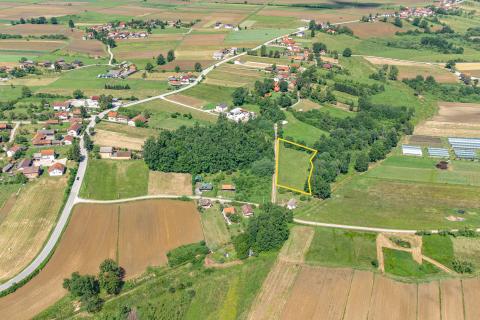 Pisarovina, Bratina, građevinsko zemlji&scaron;te