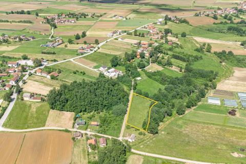 Pisarovina, Bratina, građevinsko zemlji&scaron;te
