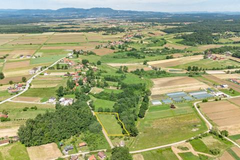 Pisarovina, Bratina, građevinsko zemlji&scaron;te
