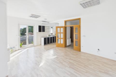 Офисное помещение Sigečica, Trnje, 77m2