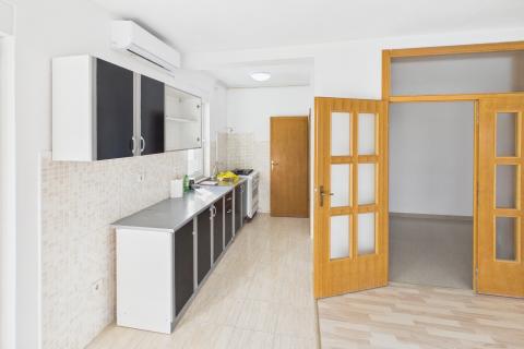 Офисное помещение Sigečica, Trnje, 77m2