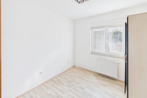 Офисное помещение Sigečica, Trnje, 77m2