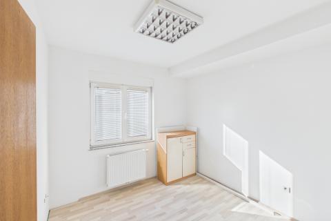 Офисное помещение Sigečica, Trnje, 77m2
