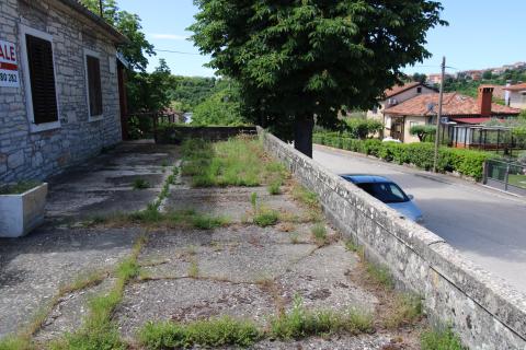 Istra, Buje, stan s okućnicom u blizini centra