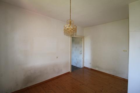 Istra, Buje, stan s okućnicom u blizini centra