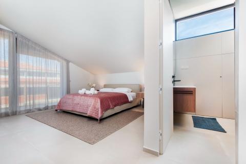 ISTRA, ROVINJ - Penthouse 185 m2 s pogledom na more i garažom 