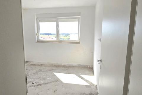 Rovinj, stan u novogradnji 77 m2 + vlastita krovna terasa 77 m2 + parking mjesto