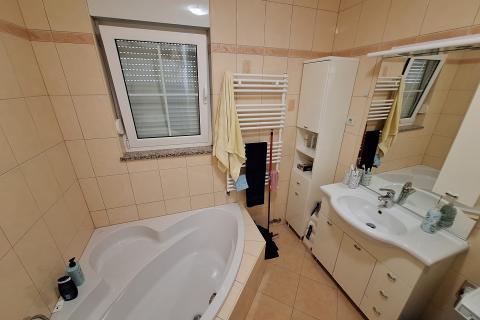 Lovran, okolica - obiteljska kuća s pogledom