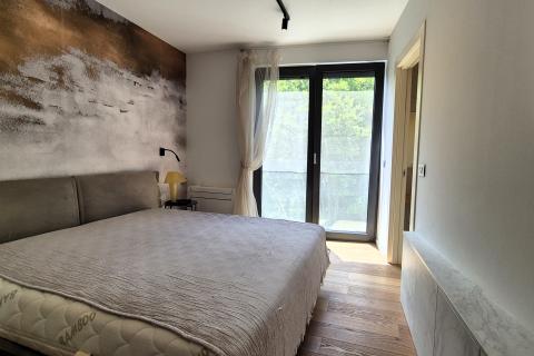 Opatija- stan s bazenom, garažom i pogledom na more