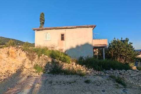 Rab, Banjol &ndash; House for Renovation with Sea View and Great Investment Potential