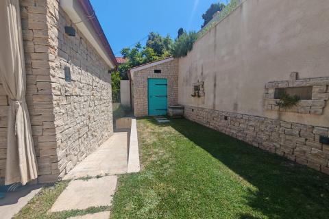 Rab, Kampor- luksuzna kuća 70 m od mora