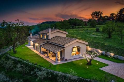 Huis Bijele Zemlje, Grožnjan, 250m2