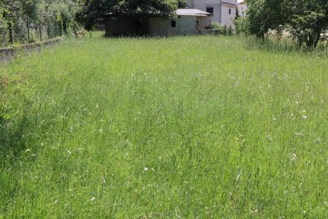 Poreč, okolica- građevinsko zemlji&scaron;te za dvojnu kuću