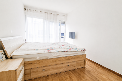 Novigrad &ndash; Komforan stan s krovnom terasom i pogledom na more, 500 m od plaže