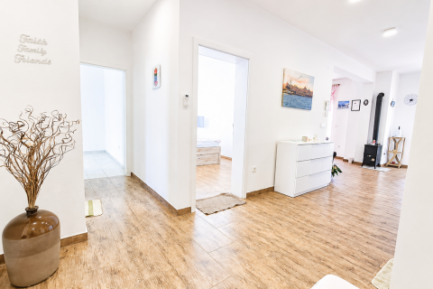Novigrad &ndash; Komforan stan s krovnom terasom i pogledom na more, 500 m od plaže