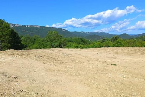Stavbno zemlji&scaron;če Buzet, 33.173m2
