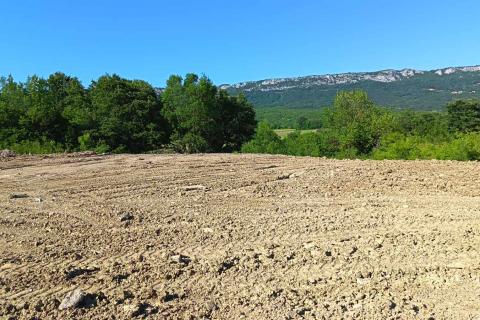 Stavbno zemlji&scaron;če Buzet, 33.173m2