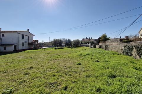 Istra, Rakalj - građevinsko zemlji&scaron;te s objektom i bazenom, 2953 m&sup2;