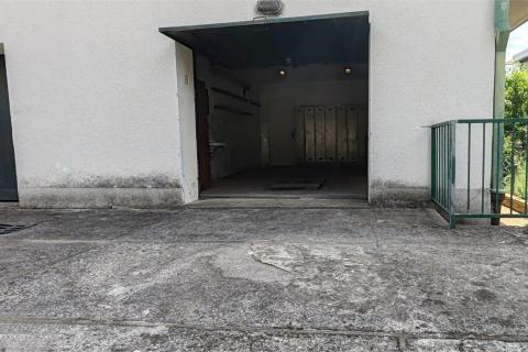 Rijeka, Pećine - garaža i parkirno mjesto