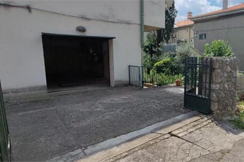 Rijeka, Pećine - garaža i parkirno mjesto