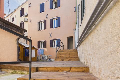 Rovinj, novouređeni hotel s terasom/barom pogled more
