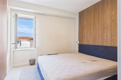 Rovinj, novouređeni hotel s terasom/barom pogled more
